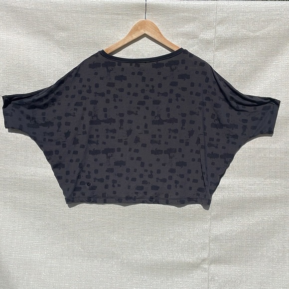 Lululemon Go Om Short Sleeve T Size 8 Mini Ghost Weave Burnout Black / Black - Picture 7 of 10